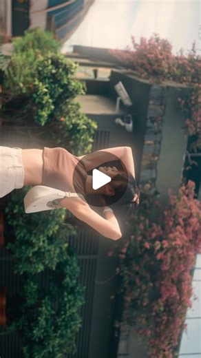 Joey Lee on Instagram: "如果明天就世界末日 你会后悔吗？还会介意吗？ 开心幸福最重要 别设想自己怎么不好 因为那只是你的想法而已 别用你的想法定义你自己 其实你跨越了那么大一步已经很棒了💕🫶🏻✨ 即使你很奇怪 👾 你也会找到那个同频的人🥰 Its okay ~ Just don’t worry too much ! Sending love ❤️ 📸 A random shots & colour grading by @khee.tay 💇🏻‍♀️Korean style hair cut @z22hairstudio @zenwen92 #freedom #cinematic #positivity"