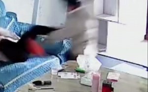 骑 士 踢