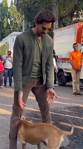 Bollywood star Sidharth Malhotra had an adorable encounter with a street dog recently. The actor can be seen showering love and playing with the dog. 🐶🐾😍 #Bollywood #SidharthMalhotra #dog #animals #petlove | India Today