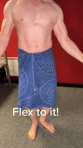 Flex to the beat of the drum #muscleflex #buffdaddy #fitdadflex #hotbod #absflex #bicepflex #twink #shirtlessmen #shirtlessguys