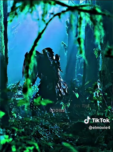Lobo Solitário, o guerreiro Yautja, contra o híbrido Predalien mutante.#film #Filmes #historia #foryou #predator