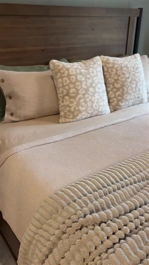 Washing my sheets 😌 Putting the duvet cover back on 😩 #asmr #bedroom #cleantok #resetroutine