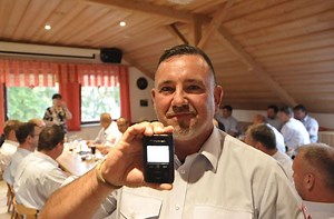 Erste Digitalgeräte: Feuerwehren starten neues Alarm-Zeitalter - Nordbayerischer Kurier