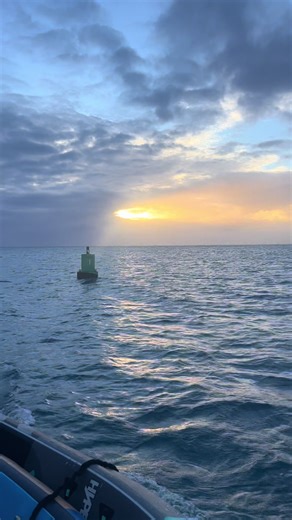 Saying goodbye to mom island style #hawaii #funeral #diamondhead #boat #scattering