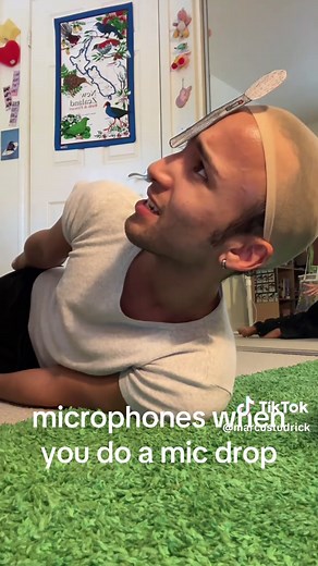 Microphones When You Do a Mic Drop — Funny Mic Reaction