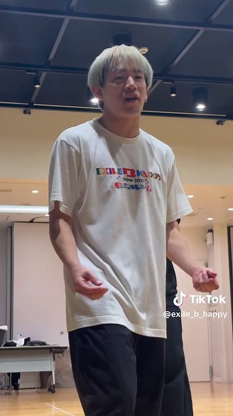 #EXILEBHAPPY SHOW 2025 いよいよ明日からスタートです✌️😊✌️ みんなで #ビューティフルネーム を一緒に歌いましょう⭐️ タオルと #けいちゃん太鼓 も忘れずに🌈 #ビューティフルねんーY...