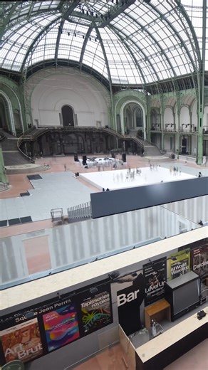 95K views · 887 reactions | Transformer la Nef en 3 espaces, défi relevé !  Retour en images sur la mise en place des grandes cloisons maintenant installées sous la verrière, et sur le montage de l'œuvre d’Ernesto Neto. Une structure éphémère, pour accueillir tout l’été expos, installations et spectacles ! © Service audiovisuel GrandPalaisRmn, 2025 Images et montage : Timelapse Go’ | Grand Palais - RMN (Officiel) | Facebook