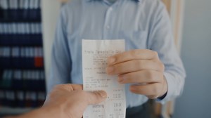 Spesen erfassen mit nur einem Klick - mit der Smartphone App AbaClik und dem Spesenmanagement von Abacus! Bezahlte Werbepartnerschaft mit Abacus Research AG Das Abacus Spesenmanagement ist für Unternehmen, welche auf eine innovative und bewährte Softwarelösung vertrauen wollen. Erfassung, Freigabe und Verarbeitung von Spesenbelegen waren noch nie so einfach. Digitalisieren Sie jetzt Ihr Spesenmanagement: → https://fal.cn/3oPMD | Handelszeitung | Facebook