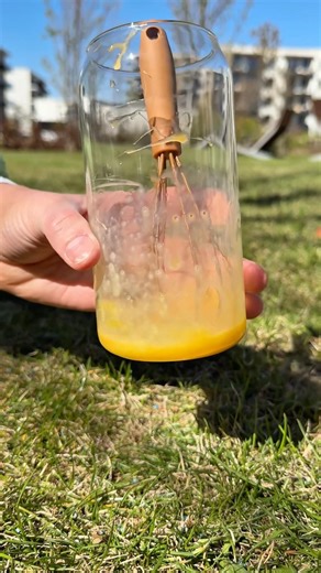 Beat the eggs using a radio-controlled machine🙌