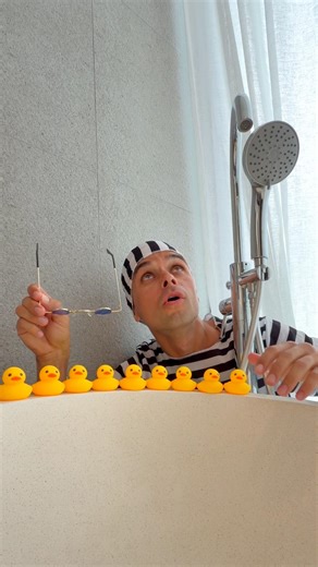 Thief and Policeman - the tea bag flies 🤣🤣🤣