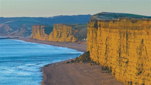 Colossal new seaside town next to UK airport is approved under plans