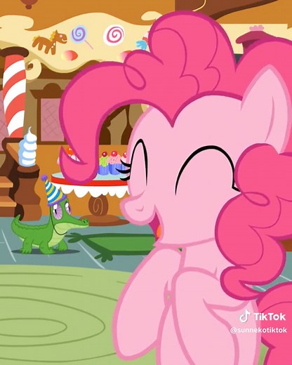 E.T is an Alien: MLP Animation with Pinkie Pie and Gummy