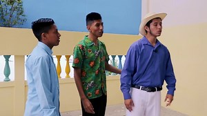 El amorfino es una copla corta y tradicional de los pueblos de la costa ecuatoriana, principalmente de la provincia de Manabí, que se enfoca más que nada en el amor y desamor, pero casi siempre con tintes humorísticos 👏🏼 Los amorfinos ecuatorianos, que también forman parte de los bailes tradicionales del Ecuador, son la poesía del montubio, quien lo canta para enamorar a las mujeres o hasta para bromear con sus compadres 👒 Nuestros estudiantes de 2BGU D, nos demuestran un duelo de amorfinos �