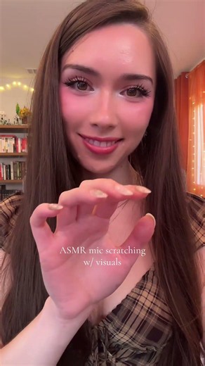 #ASMR mic scratching with visuals 🎤 what did you think of this mix?• #asmrtriggers #visualasmr
