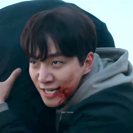 his clever fight move 🤯💥 #cashero #casherokdrama #leejunho #leechaemin #kdrama #netflixkdrama