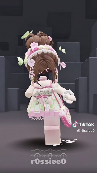 Roblox Outfit Ideas: Embrace the vncore Trend