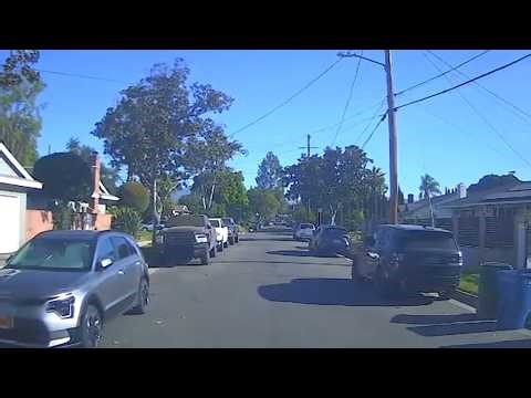 Teen girl jumps from moving car to escape attempted kidnapping