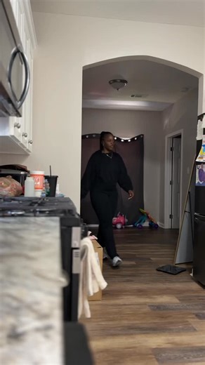 New Week , Same Routine‼️ About 80% of my weekly routine is the same , every single day. Keeping a routine has helped me stay disciplined. It keeps me on track and reminds me not to be tempted to pick up anything else. Find a routine. Stick to your routine. Remain patient with your routine. And tweak your routine , only if necessary‼️ Once you find a routine that is centered around your goals, everything else will algin itself naturally 🫶🏾 #discipline #weeklyroutine #explore #juicing | Destine