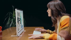 Break free from your desk. Just unplug, grab and go and do it all from anywhere in your home. Share family time and screen time or bring your passions to life in any room. That’s the new all-in-one PC from HP and it’s the first of its kind. #HPEnvyMove https://bit.ly/3R39ewd | HP