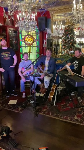 Sigue Nuestras Actualizaciones de Música y Shows