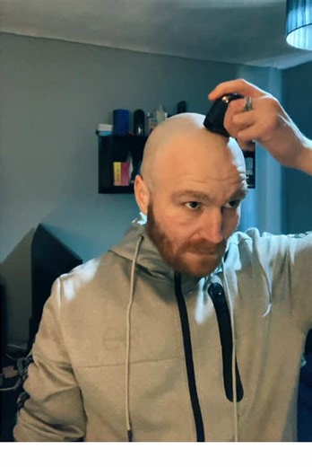 Dual Blades & Materials: Crafted with alloy casting and a double precision magnetic head for a smooth shave without missed hairs. High-Speed Motor: Equipped with a powerful motor reaching up to 28,000 revolutions per minute for swift and efficient shaving. Long-lasting Battery: 60 minutes of charging provides multiple shaves, reducing the need for frequent recharging. Portable & Stylish: Pocket-sized and made of high-quality alloy, combining practicality with a sleek, modern look. Quiet Operatio