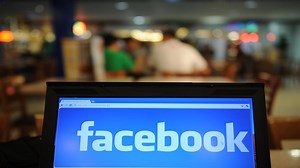 Facebook News Feeds: Algorithms, Humans Work Together