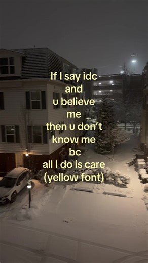 Understanding Yellow Font Expressions in Social Media