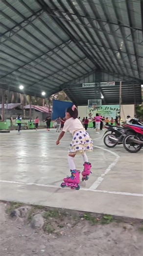 Freestyle Rollerblading: Tricks & Fun