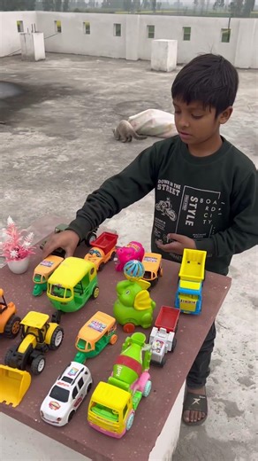 ￼कार lalo जीसीबी लेलो ट्रक लेलो#viralvideo #viralvideos #viralstar