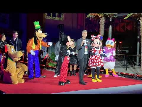 Opening moment for Mickey & Minnie’s Runaway Railway