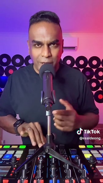 Deep House Essentials: Key Tracks and Tips