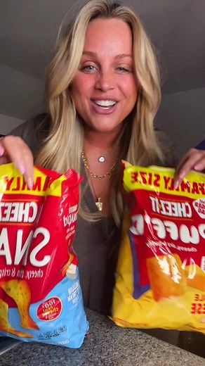 Cheez-It Munchies Taste Test: Puff it or Snap it Challenge!