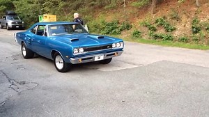 1969 Dodge Super Bee Burnout | Blue Bloods Update Daily