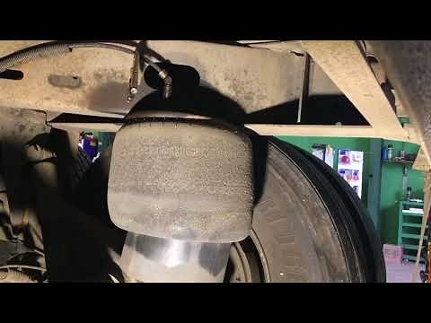 How To Replace An Air Bag On A Trailer