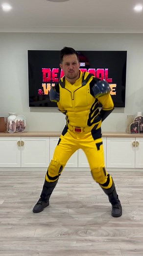 Deadpool (Wolverine) Bye Bye Bye NSYNC Dance | Cosplay Entertainment