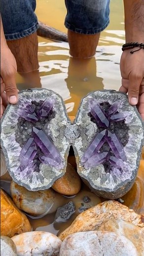 We Split Open a Giant River Rock and Found Stunning Purple Amethyst Crystals! 💎