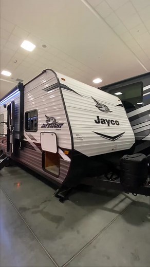 The Jayco Jay Flight 264BH w/ Queen Bed, Jack-Knife Sofa & Double Size Bunks_2022 #jaycorv #gorving