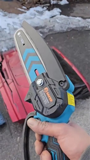 new toy to cut pallets #chainsaw #chainsawman #pallets #wood #tree #cut | Carmalita Covington