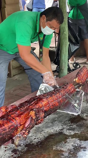 Trying Crocodile Lechon at Crocodile Park, Davao City