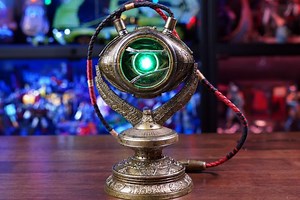 Unboxing Hasbro's Marvel Legends Doctor Strange Eye Of Agamotto electronic talisman