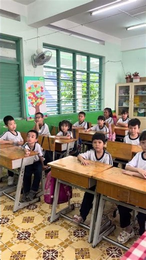 The first-grade students are so cute!