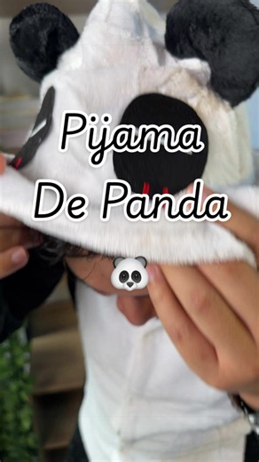 Pijama unisex para adulto con varios estilos y temáticas, incluida esta de Pandora. #panda #pijama #sueño #pijamada #suave
