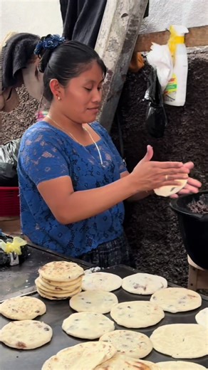 Deliciosos Tallullos de Frijol a 1 Quetzal