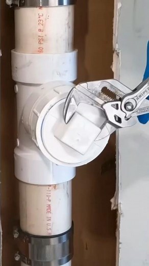 Replacing a 3 inch PVC cleanout 💦 #plumbing #plumber #shorts