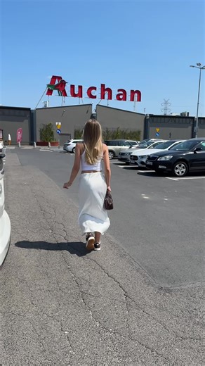 Kiełbaski bez osłonki w Auchan – Szybkie zakupy!