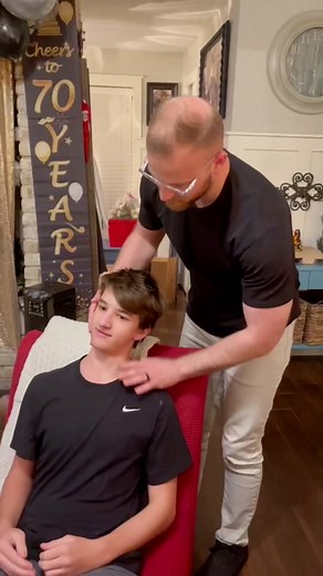 Thanksgiving with the family always CLiCK’s with me! #clickchiropractic #familychiropractor #neckadjustments #neckcrank