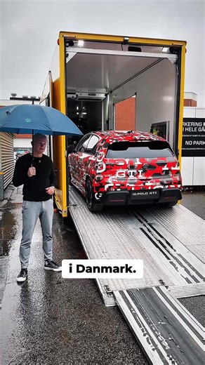 I morgen slår vi dørene op til Danmarkspremiere af VW ID. Polo GTI - på Elbilmessen i MCH Messecenter Herning. Messen er åben fredag kl. 13-18, lørdag kl. 10-18 og søndag kl. 10-17. Oplev ID. Polo GTI og andre modeller i ID.-familien. Vi glæder os til at byde dig velkommen! • Køb din billet her: elbilmessen.dk/koeb-billet #VolkswagenDanmark #Elbilmessen | Volkswagen