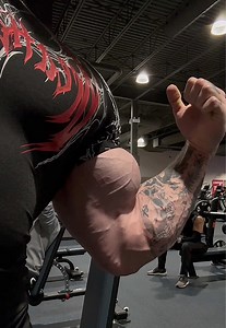 Very petite 191/2cm 52cm arm 🤩 new @Breathedivinity DROP SHIRT/PANTS CODE APEX .. #gym #motivation #gymvillain #gymaesthetic
