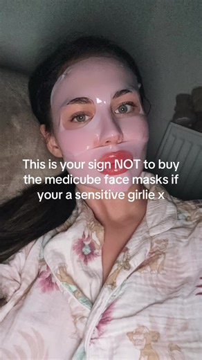 If your a sensitive girlie like me I highly recommend you avoid these like the plague… I’ve nearly itched my face off the burning is unbelievable. ITS A NO FROM ME #medicubemask #medicube #sensitiveskin #reaction