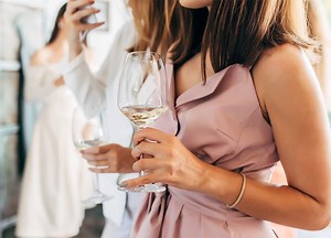 How Are Chablis And Chardonnay Wines The Same But Taste Different?